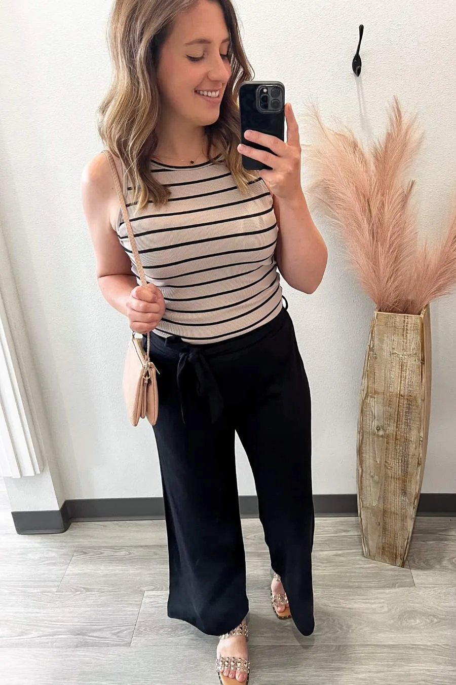 Cropped Relaxed Pants- Black
