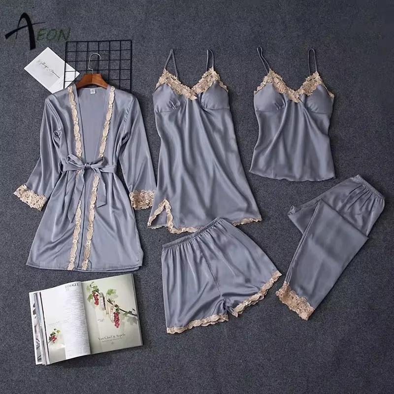 Nightgown lounge dressثوب النوم صالة ملابس