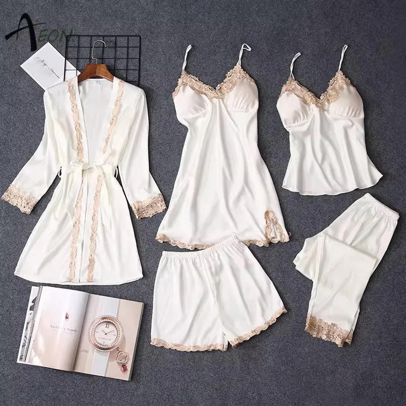 Nightgown lounge dressثوب النوم صالة ملابس