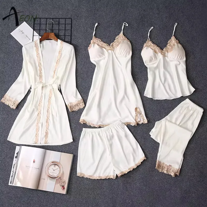Nightgown lounge dressثوب النوم صالة ملابس