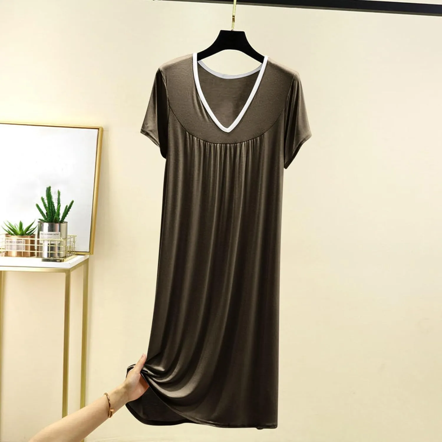 Sleeveless Nightgowns for Women Lightweight Maxi Nightdress Crew Neck Cozy Nightgowns Comfy Flowy Loungewear for Summer