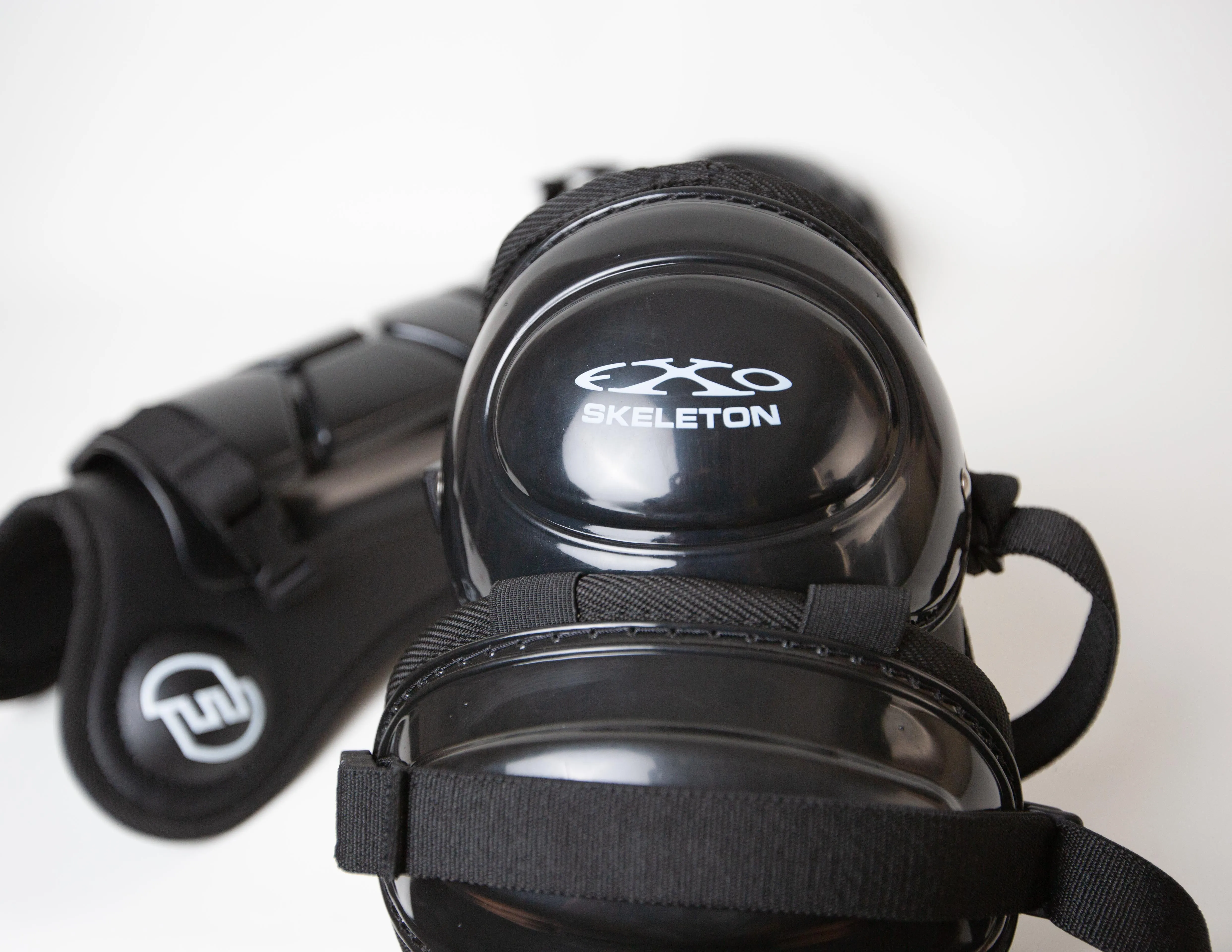 Unequal Force3 Leg Guards