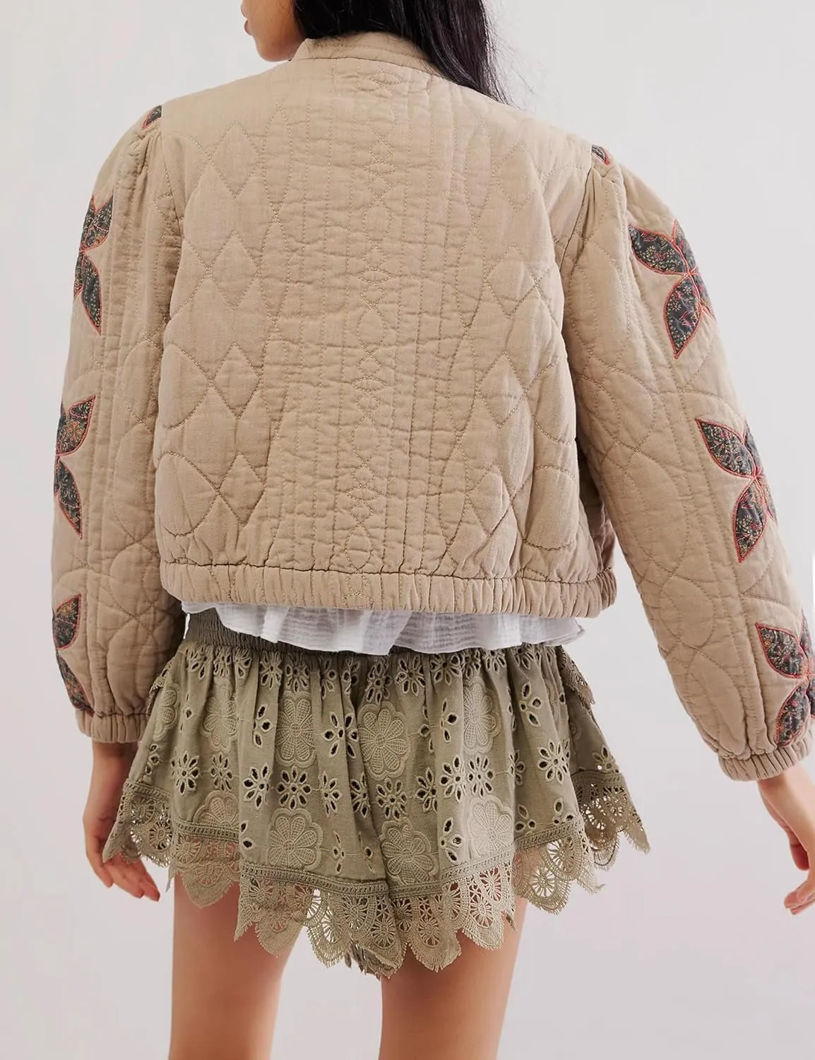 Womens Floral Quilted Puffer Jacket Lightweight Cropped Embroidered Button Down Jacket Padded Coats with Pockets