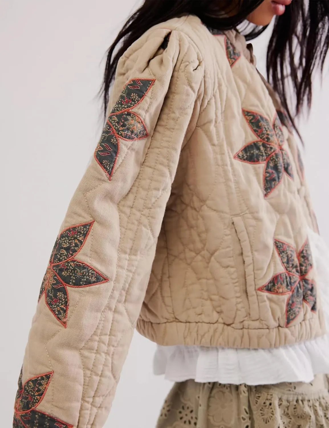 Womens Floral Quilted Puffer Jacket Lightweight Cropped Embroidered Button Down Jacket Padded Coats with Pockets